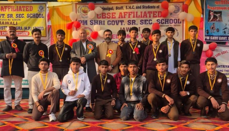 Kangra: ज्वाली में शिक्षा और विकास का बड़ा ऐलान, कृषि मंत्री ने गिनाईं करोड़ों की योजनाएं, मेधावी छात्रों को किया सम्मानित
