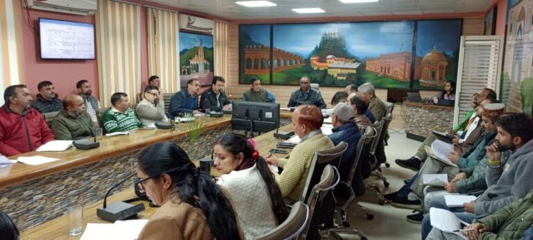Himachal: SC-ST, दिव्यांग और अल्पसंख्यकों को योजनाओं का पूरा लाभ देने के निर्देश, DC अमरजीत सिंह सख्त