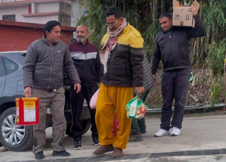 Kangra: 39वीं बेटी की शादी में भी बाबा त्रिलोक नाथ बने सहारा, कांगड़ा में धूमधाम से भेंट की राशन सामग्री