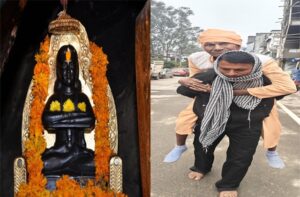 Bilaspur: “98 साल के पिता को पीठ पर उठाकर बेटे ने पूरा किया बाबा बालक नाथ का सपना, सोशल मीडिया पर हो रहा वायरल”