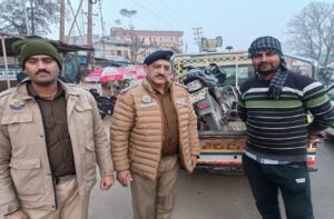 Solan: बिना नंबर और छेड़छाड़ वाली नंबर प्लेट पर बद्दी पुलिस का शिकंजा, 29 वाहनों पर कार्रवाई, 13 दोपहिया जब्त