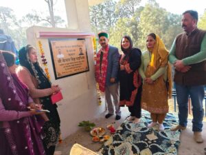 Kangra: रिडकमार पंचायत में विकास की सौगात, केवल सिंह पठानिया ने 14 लाख के कार्यों का किया लोकार्पण