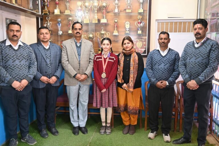 Kangra: नूरपुर की बेटी ने रचा इतिहास, एमसीएम डीएवी स्कूल की छात्रा ने राष्ट्रीय खेल में जीता गोल्ड