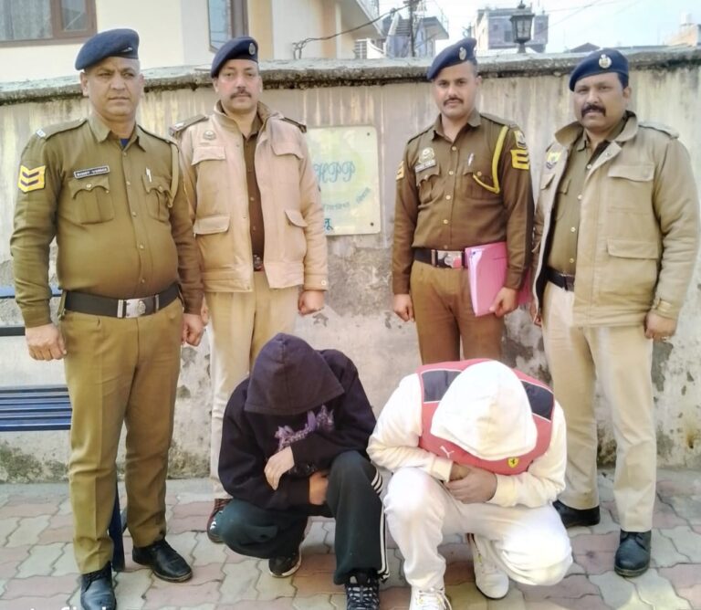 Kullu: कुल्लू में आधी रात की बड़ी रेड, होटल के कमरे से 104 ग्राम चिट्टा बरामद, पंजाब तक जुड़ी तस्करी की कड़ी उजागर