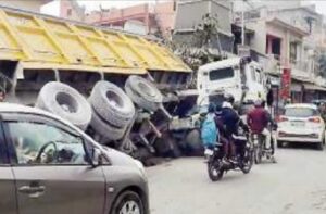 Himachal: स्कूल की दीवार से टकराया बेकाबू ट्राला, बच्चों की गैरमौजूदगी से टली बड़ी अनहोनी