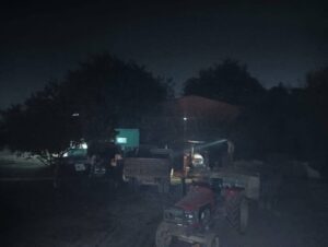 Kangra: नूरपुर में खनन माफिया पर ताबड़तोड़ कार्रवाई, एक ही रात में 5 ट्रैक्टर और 1 टिप्पर जब्त