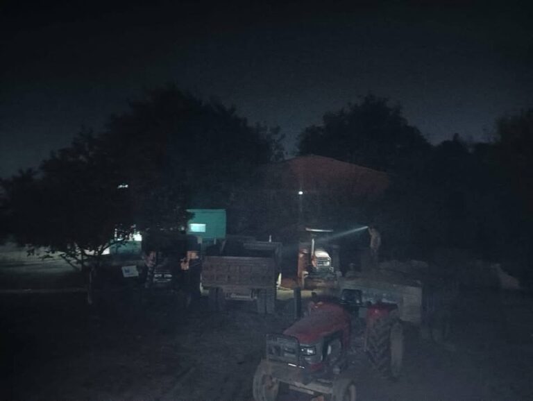 Kangra: नूरपुर में खनन माफिया पर ताबड़तोड़ कार्रवाई, एक ही रात में 5 ट्रैक्टर और 1 टिप्पर जब्त