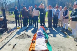 Solan: देश के वीर सपूत को अंतिम सलाम: नमोल के पूर्व सैनिक रूप लाल का पूरे सैन्य सम्मान के साथ अंतिम संस्कार