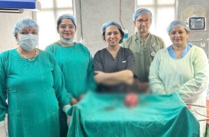 Himachal: डायबिटीज मरीज के पेट से निकाली 1 किलो की रसौली, घुमारवीं अस्पताल के डॉक्टरों ने कर दिखाया कमाल