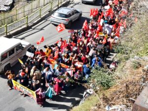 Himachal: हिमाचल में मजदूरों की विशाल हड़ताल से थम गया कामकाज, शिमला में कूड़े के ढेर, कई सेवाएं पूरी तरह प्रभावित