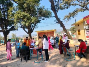 Kangra: शाहपुर के सहौलदा में लगा मुफ्त हेल्थ कैंप, 200 से ज्यादा लोगों की जांच, जरूरतमंदों को मिली फ्री दवाइयां