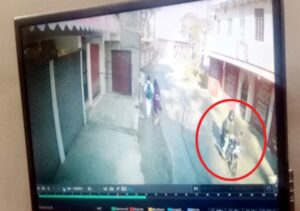 Una: दिनदहाड़े दुकान से डेढ़ लाख लेकर फरार हुआ बाइक सवार, CCTV में कैद हुई चोरी की पूरी वारदात