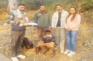 Sirmaur: नाहन में चरस बेचने वाला तस्कर गिरफ्तार, SIU की गुप्त कार्रवाई में 222 ग्राम चरस बरामद