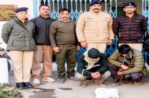 Kangra: नाकाबंदी देख भागने लगे बाइक सवार, पुलिस ने घेरा तो बैग से निकली 717 ग्राम चरस; दो युवक गिरफ्तार