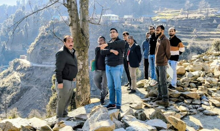 Chamba: DC मुकेश रेपसवाल का चुराह-सलूणी दौरा, वेस्ट मैनेजमेंट प्लांट से लेकर स्कूलों तक व्यवस्थाओं की ली पूरी रिपोर्ट