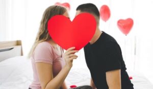 Valentine Week 2026 में बड़ा बदलाव, कंडोम और वेलनेस प्रोडक्ट्स की बिक्री 3 गुना बढ़ी, फूल-चॉकलेट का पुराना ट्रेंड पीछे छूटा