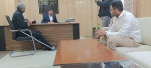 Himachal: चलना-फिरना तक हो गया था बंद, सरकारी अस्पताल के डॉक्टरों ने 4 बड़े ऑपरेशन कर युवक को दी नई जिंदगी