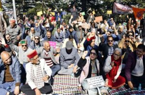 Himachal: बजट सत्र के बीच शिमला में पैंशनरों का बड़ा प्रदर्शन, सरकार पर वादा खिलाफी के आरोप, उग्र आंदोलन की चेतावनी