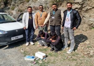 Chamba: चम्बा में नाकाबंदी के दौरान ऑल्टो कार से 10.08 ग्राम चिट्टा बरामद, दो युवक गिरफ्तार