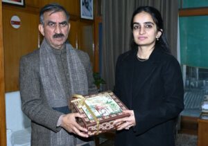 Hamirpur: मुख्यमंत्री सुक्खू को सुजानपुर टीहरा के राष्ट्रीय होली उत्सव में उपायुक्त ने किया आमंत्रित