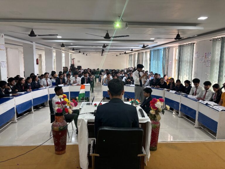 Kangra: द्रोणाचार्य पीजी कॉलेज, रैत में यूनियन बजट 2026–27 पर संसद शैली की बहस आयोजित