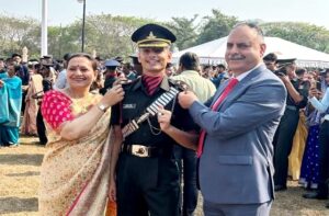 Himachal: हिमाचल के बेटे ने किया कमाल, बिलासपुर के अनुराग चंदेल बने सेना में लैफ्टिनेंट; कारगिल में वीरता दिखाने वाली रेजीमेंट में मिली तैनाती