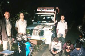 Una: जंगल से चोरी कर रहे थे खैर के पेड़, पिकअप में भरी लकड़ी पकड़ी—3 गिरफ्तार, 2 फरार