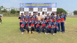Himachal: केरल में चमकी हिमाचल की बेटियां! HPU महिला क्रिकेट टीम ने शानदार जीत के साथ जीता तीसरा स्थान