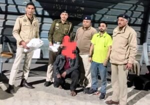 Mandi: मंडी पुलिस की बड़ी सफलता: वोल्वो बस से बरामद हुई 299 ग्राम चरस, महाराष्ट्र युवक गिरफ्तार