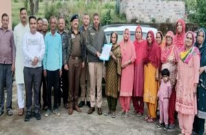 Kangra: अवैध खनन पर फूटा ग्रामीणों का गुस्सा, धमकियों से सहमे लोग पुलिस से लगाई गुहार