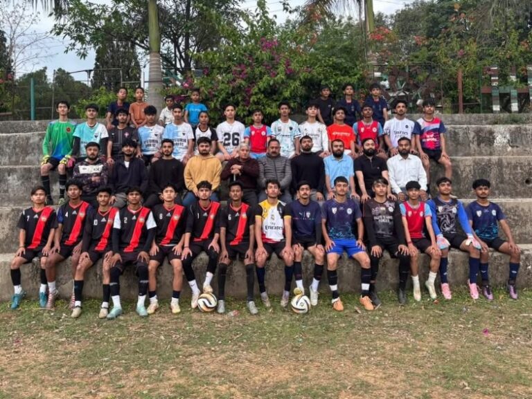 Kangra: शाहपुर में फुटबॉल का जोश हाई! U-20 ट्रायल्स में युवाओं की भीड़, अगला राउंड 9 अप्रैल को