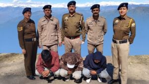 Shimla: नारकंडा में पुलिस की बड़ी कार्रवाई, इनोवा से 9.28 किलो अफीम और 12 लाख कैश बरामद, अंतरराज्यीय नेटवर्क का खुलासा