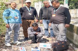 Chamba: नाकेबंदी के दौरान युवक के पास मिला चिट्टा, पुलिस ने मौके पर किया गिरफ्तार, बड़े नेटवर्क का शक