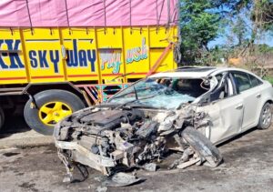 Himachal: आधी रात तेज रफ्तार कार का कहर, खड़ी गाड़ियों को मारी टक्कर; बड़ा हादसा टला