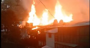 Solan: कसौली हेरिटेज मार्केट में भयानक आग, 8 दुकानें राख, करोड़ों का नुकसान