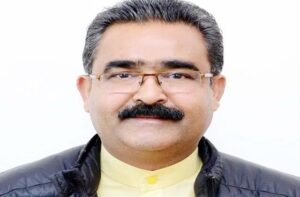 Himachal: हिमाचल में सियासी घमासान तेज, विक्रम ठाकुर का विक्रमादित्य सिंह पर बड़ा हमला