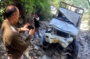 Shimla: शिमला में दर्दनाक हादसा! पिकअप खाई में गिरी, एक की मौके पर मौत, तीन की हालत गंभीर