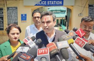 Big Controversy: खरगे के बयान से बवाल, PM मोदी को ‘आतंकवादी’ कहने पर धर्मशाला थाने में शिकायत दर्ज