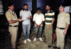 Drug Bust Himachal: हेलमेट में छुपा रखा था चिट्टा, पांवटा साहिब में पुलिस ने तस्कर को रंगे हाथों पकड़ा