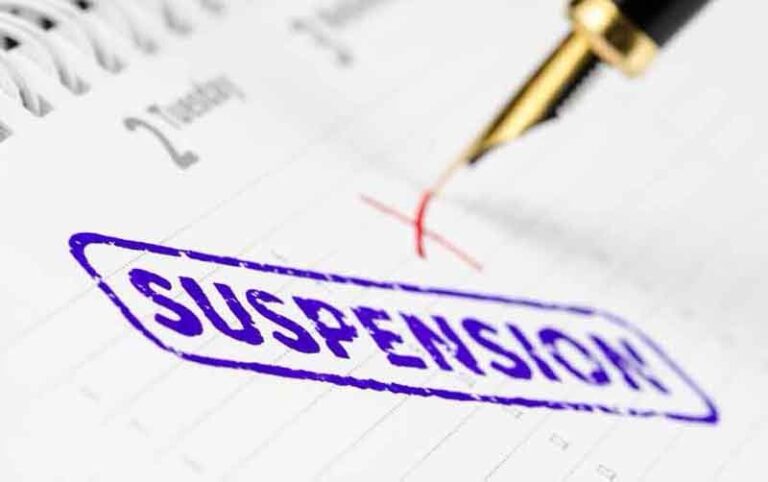 Salary Payment Row in Una: ऊना में वेतन रोकने पर बड़ा एक्शन, जूनियर इंजीनियर सस्पेंड—1.10 करोड़ जारी होने के बावजूद नहीं हुआ भुगतान