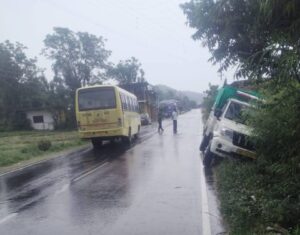 School Bus Accident Averted: नगरोटा बगवां में बड़ा हादसा टला, बच्चों से भरी बस और बोलेरो की टक्कर होते-होते बची