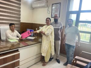 Shahpur Election: वार्ड-3 झुलाड़ से अनीता शर्मा ने भरा नामांकन, चार महिला प्रत्याशियों के बीच कड़ा मुकाबला
