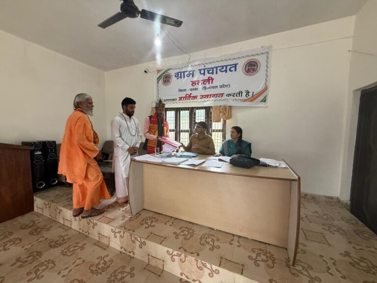 Chamba: हटली पंचायत चुनाव में अर्जुन सिंह की बढ़ी चर्चा, शिक्षा और साफ छवि बना रही जनता की पहली पसंद