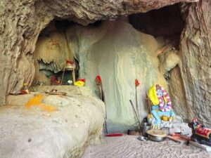 Hidden Gem Near Dharamshala: ढोलिया महादेव मंदिर, जहां 2 KM ट्रेक के बाद मिलता है अद्भुत सुकून