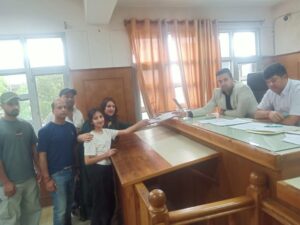 Kangra: धर्मशाला नगर निगम चुनाव में बड़ा ट्विस्ट: वार्ड 12 से गायिका शीला ठाकुर के मैदान में उतरते ही बढ़ा मुकाबला, नामांकन ने मचाई हलचल