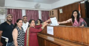 Mandi: मंडी नगर निगम चुनाव 2026: अंतिम दिन 43 नामांकन दाखिल, वार्डवार मुकाबला हुआ बेहद रोचक