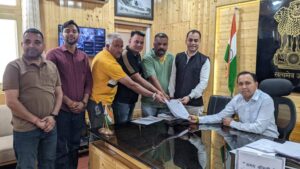 Mandi: सुंदरनगर नगर परिषद चुनाव 2026: अंतिम दिन 13 नामांकन दाखिल, कुल प्रत्याशी पहुंचे 33—वार्डों में मुकाबला हुआ और तेज