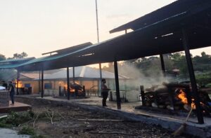 Kangra: चंबा हादसे के बाद नम हुईं आंखें! गुजरात के सिंधी परिवार के 5 सदस्यों का चामुंडा में हुआ अंतिम संस्कार