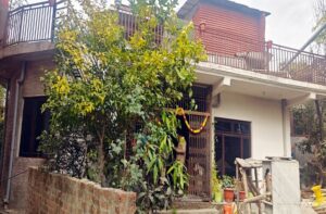 Kangra: कांगड़ा पुलिस का बड़ा एक्शन: हैरोइन तस्करी मामले में करीब 1 करोड़ की संपत्ति फ्रीज, मकान-गाड़ियां और बैंक खाते सील