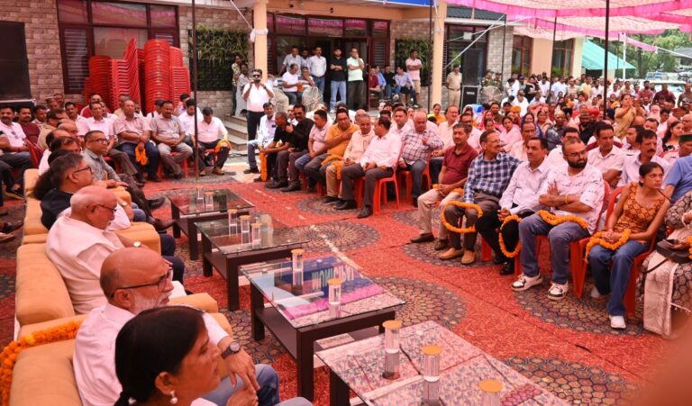 Kangra: पालमपुर नगर निगम को मिला नया नेतृत्व! राधा सूद बनीं महापौर, नीलम मलिक चुनी गईं उपमहापौर